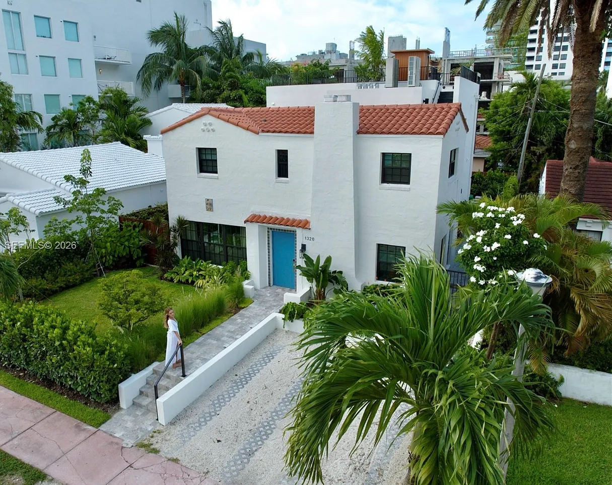6 bed, 7.5 bath, 3600 sqft, $39,500 — Photo 1