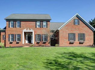 3143 Saint Andrews Dr, Chambersburg, PA