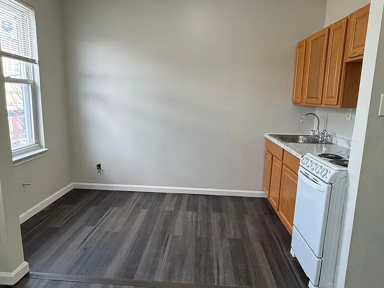 BERKS_175W — Photo 2