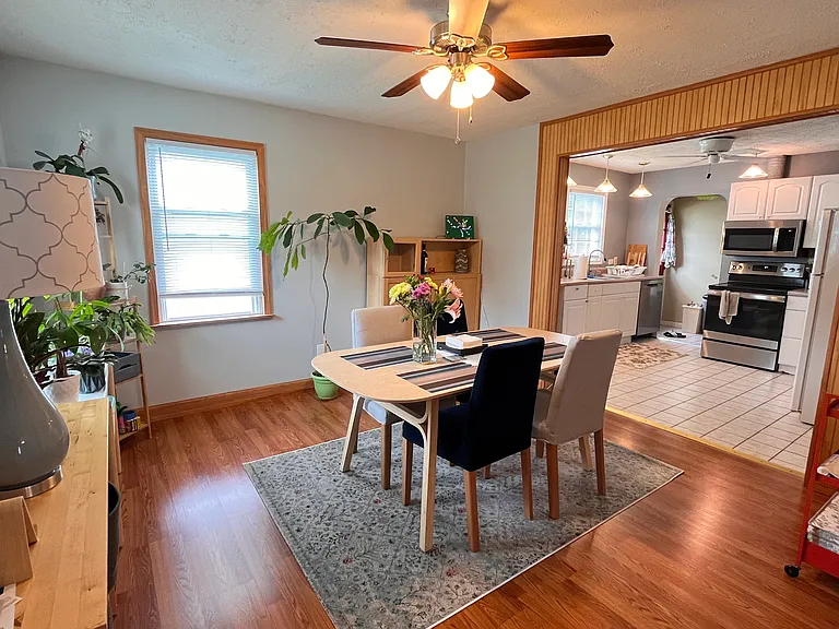 16 Evans Ave — Photo 5