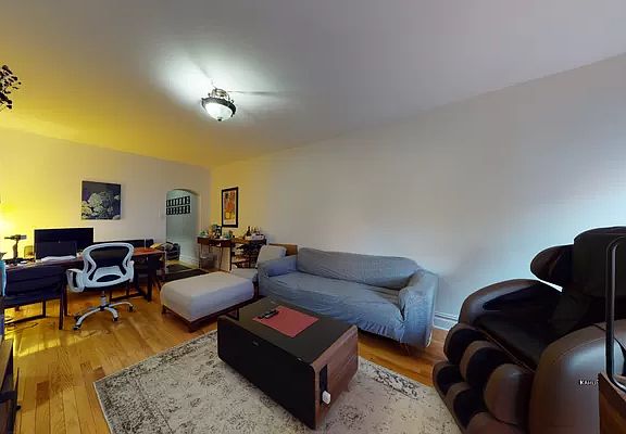 3rd image of 4 W 105th St APT 2D