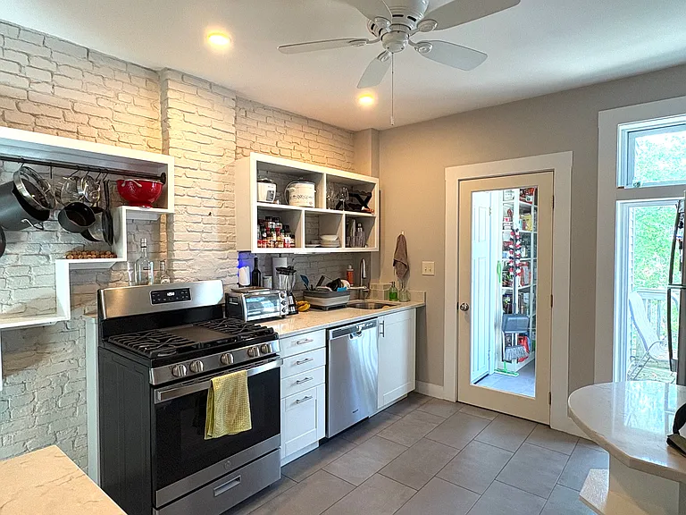 32 Wyatt St #2 — Photo 6