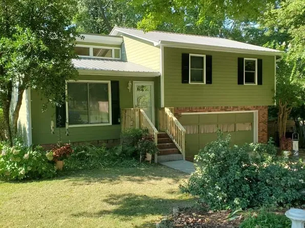 1801 Dry Creek Cir, Birmingham, AL 35235