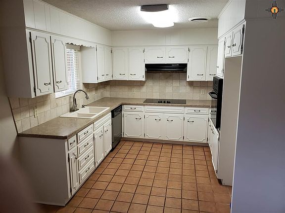 2nd image of 119 W Silver Dr