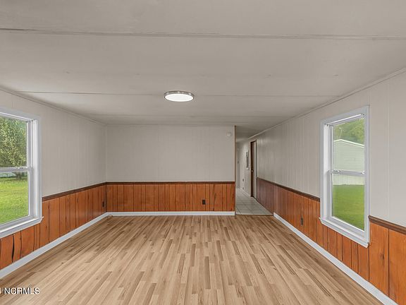 3rd image of 119 Starwood Cir #9