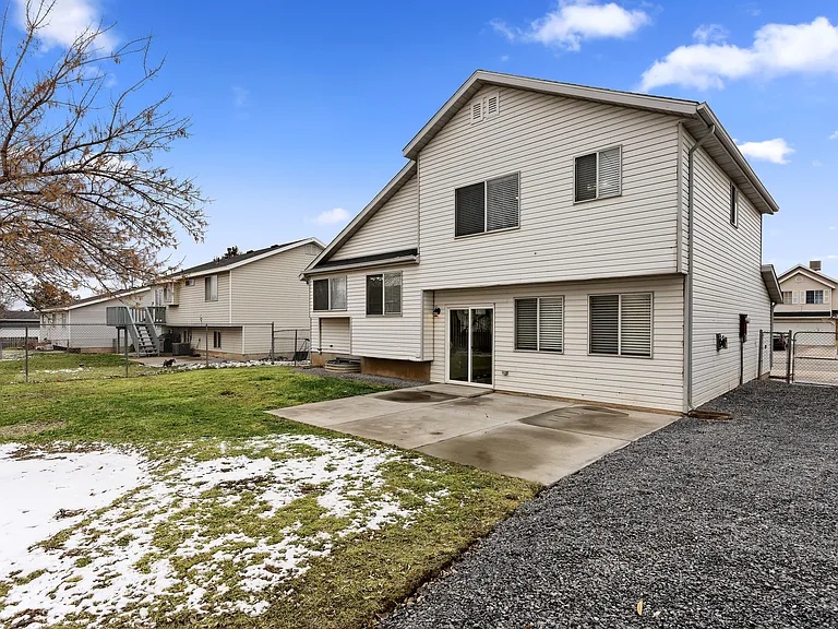 1806 N 350 W — Photo 1