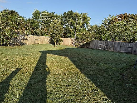 3rd image of 4614 Columbus Dr #77583