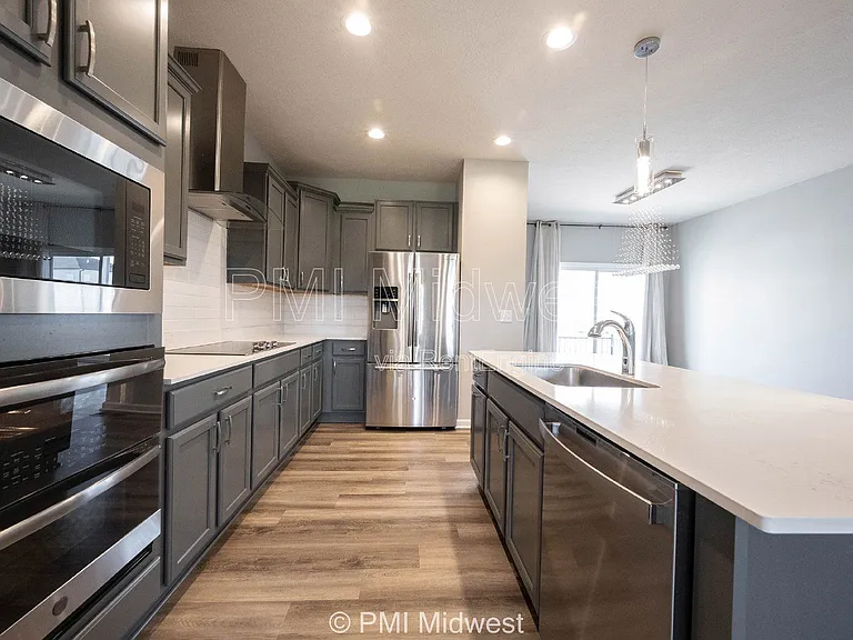 2952 W New York St — Photo 15
