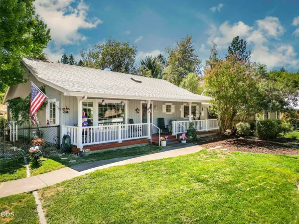 2200 Mayfield Dr, Grants Pass, OR 97527