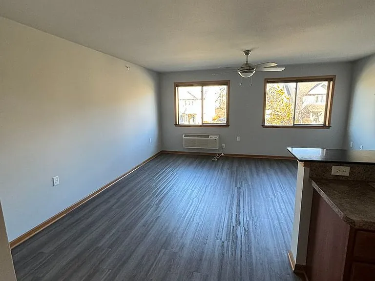 Fairhaven Court Apartments — Photo 14