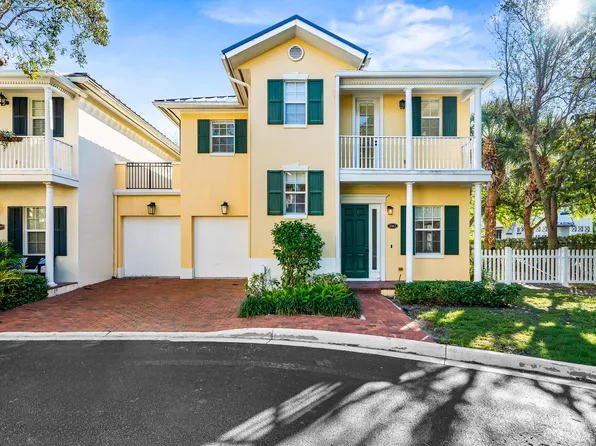 1063 E Heritage Club Circle, Delray Beach, FL 33483