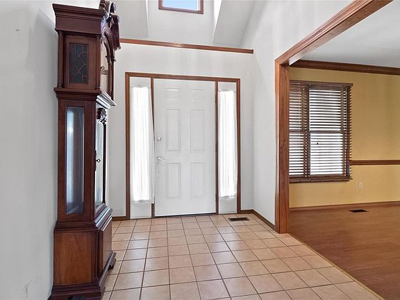 5th image of 842 Kinswood Ln