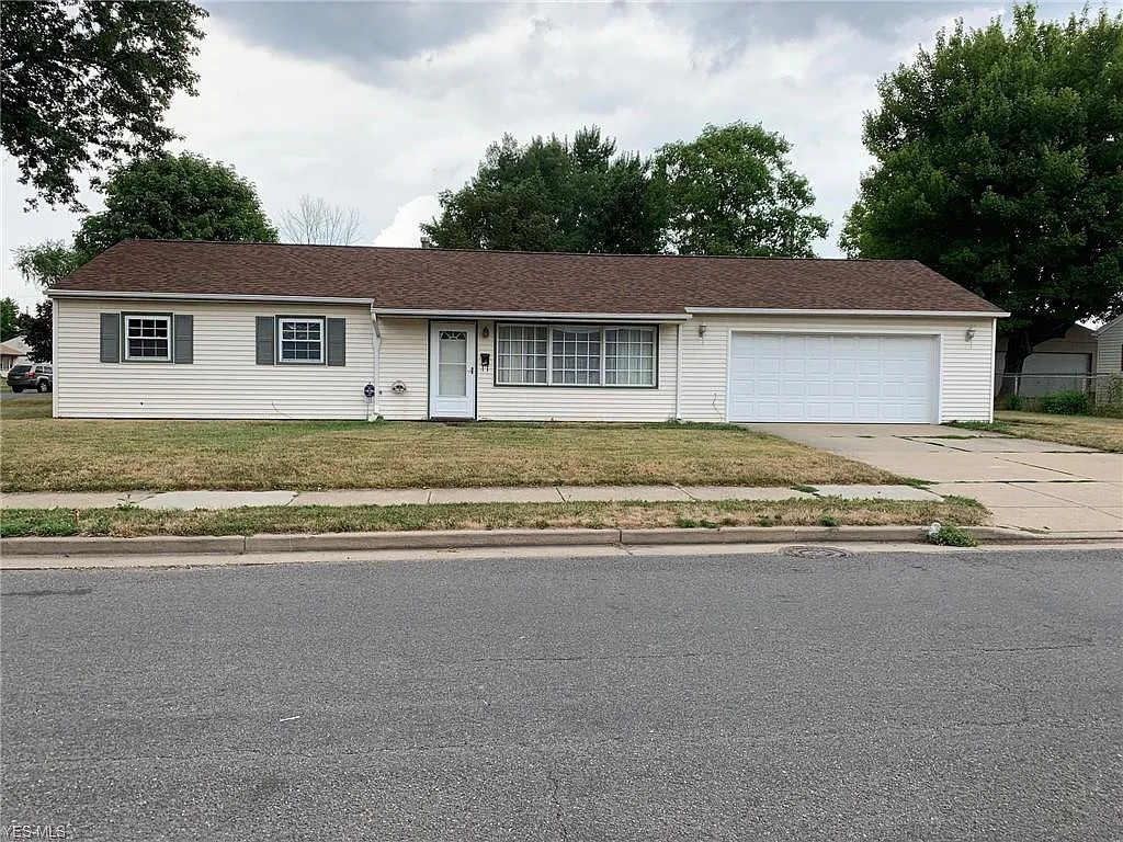 2705 19th St NE photo 1