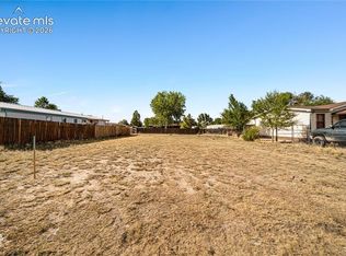139 E Kipling Dr, Pueblo, CO 81007
