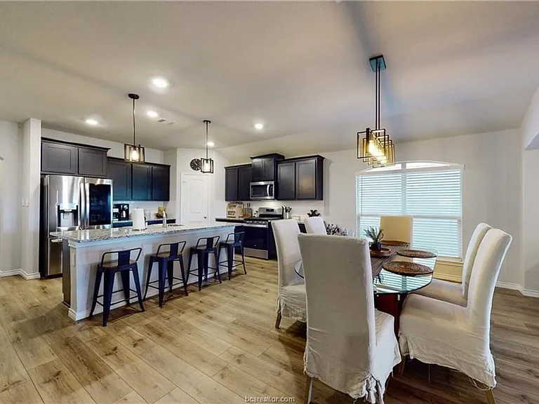 6214 Darlington Ave — Photo 3