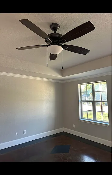 725 E Locust St — Photo 16