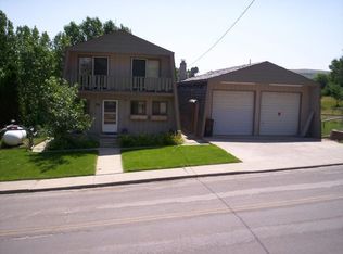 33 Castner St, Belt, MT 59412