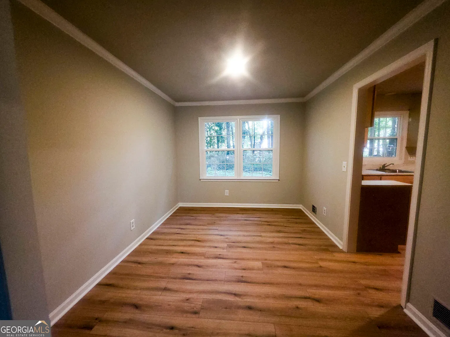4 bed, 2.5 bath, 2126 sqft, $1,915 — Photo 4