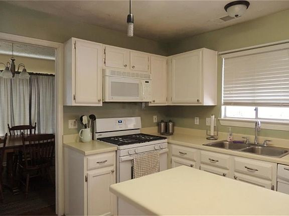 5th image of 3510 Gardenwood Dr