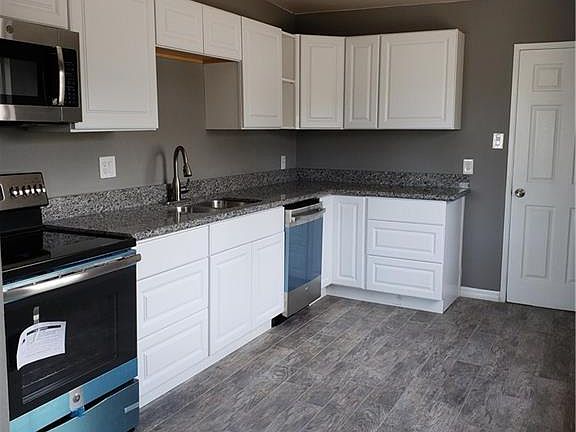 3rd image of 1700 Cedar Ave