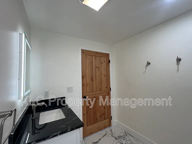 3719 3rd St #1 — Photo 16