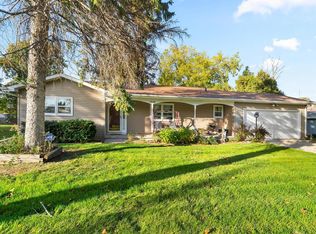 1036 Glenview DRIVE, Manitowoc, WI 54220