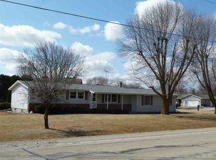 1198 Elmhurst Ln, Oshkosh, WI 54904