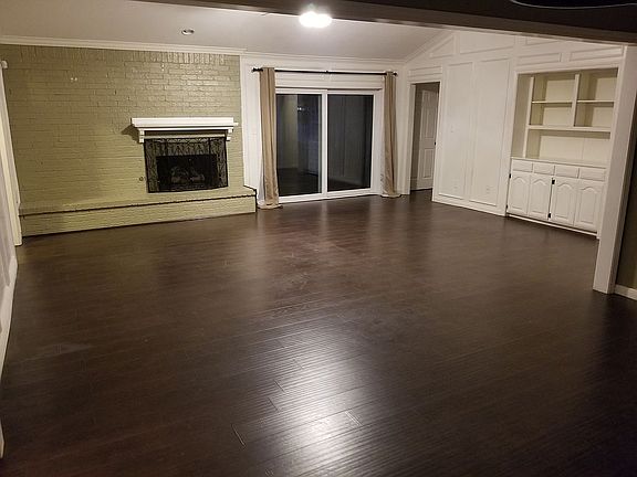 2nd image of 2336 Woodglen Dr