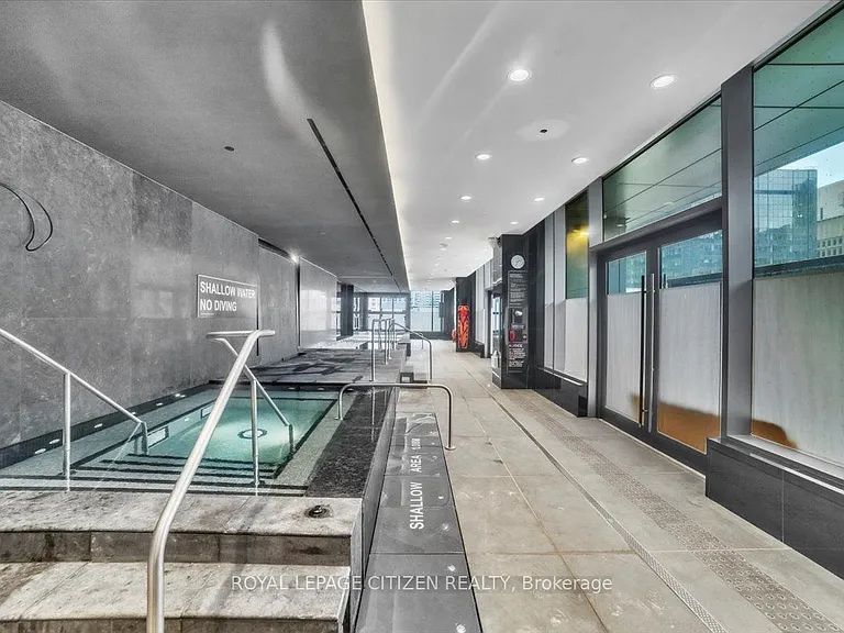 11 Yorkville Ave #6007 — Photo 32