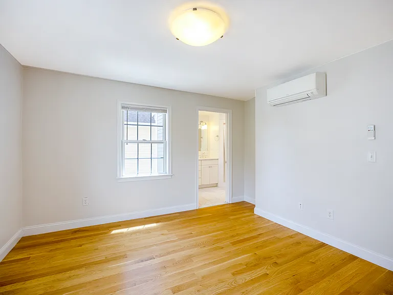 48 Spruce St — Photo 14