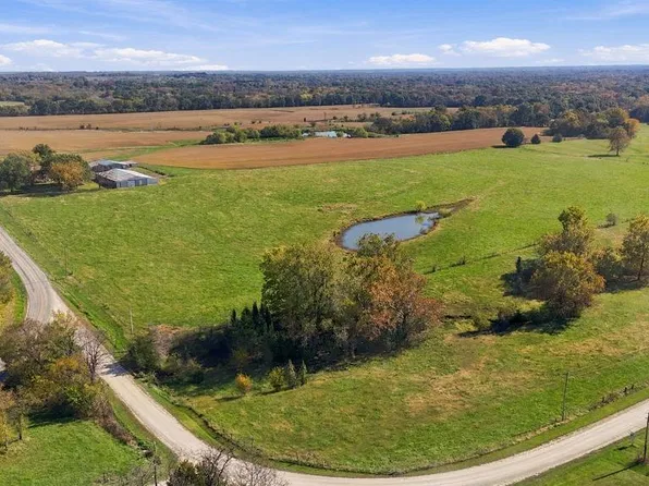 25401 E State Rte E #P, Pleasant Hill, MO 64080