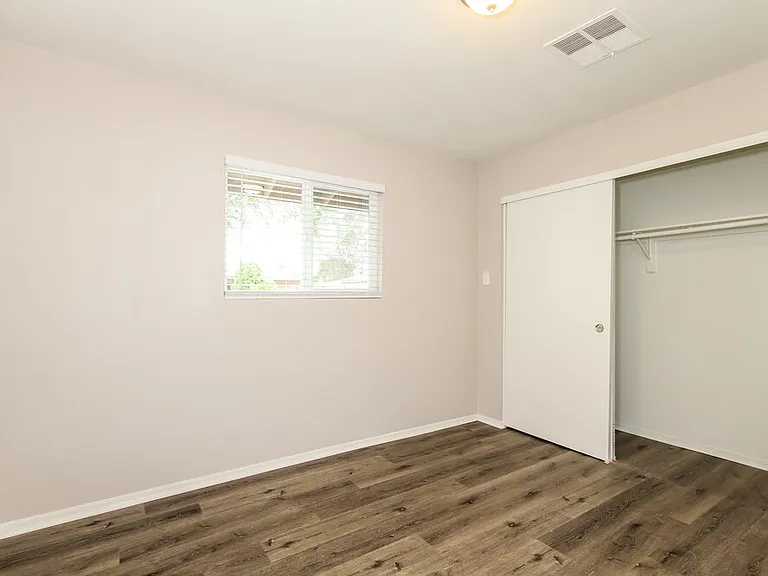 5539 N 31st Dr — Photo 12