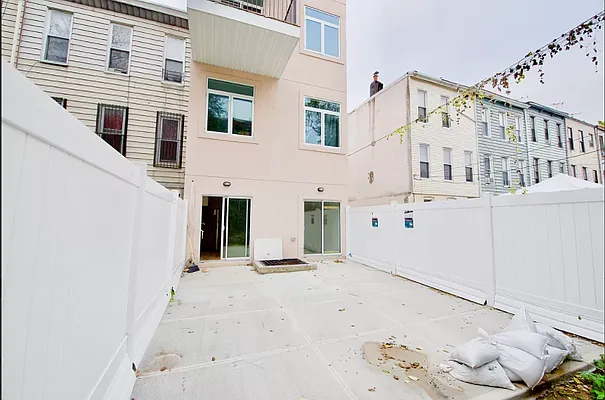 Rented by Compass | media 14