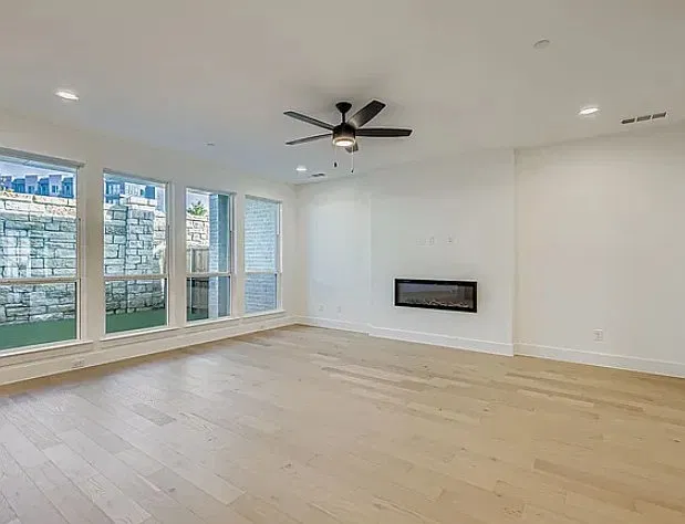 3 bed, 2.5 bath, 2601 sqft, $3,495 — Photo 4