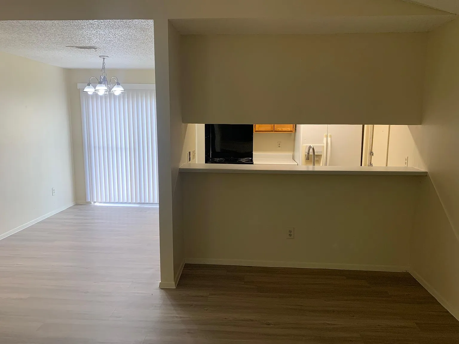 2 bed, 1.0 bath, 900 sqft, $1,375 — Photo 4