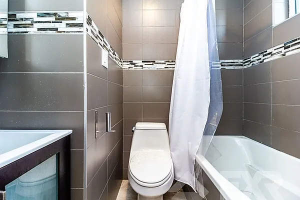 Rented by EXR | media 7