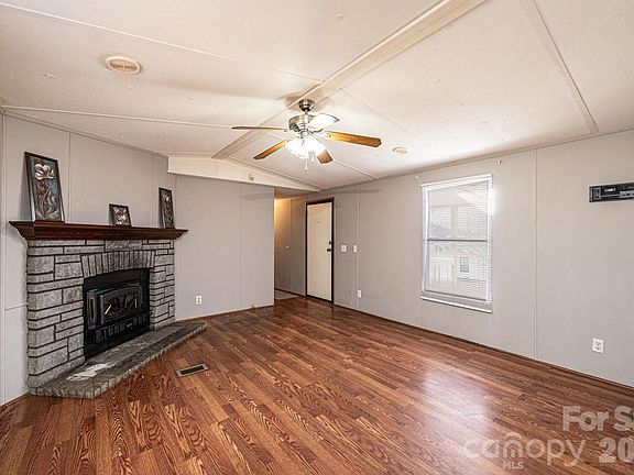 5th image of 4791 Helton Rd