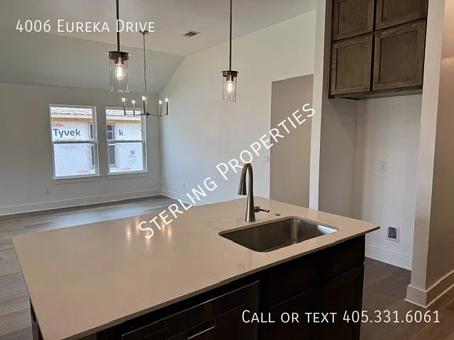 4006 Eureka Dr — Photo 11
