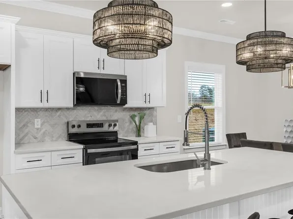460 Gold Hill Rd, Madison, NC 27025