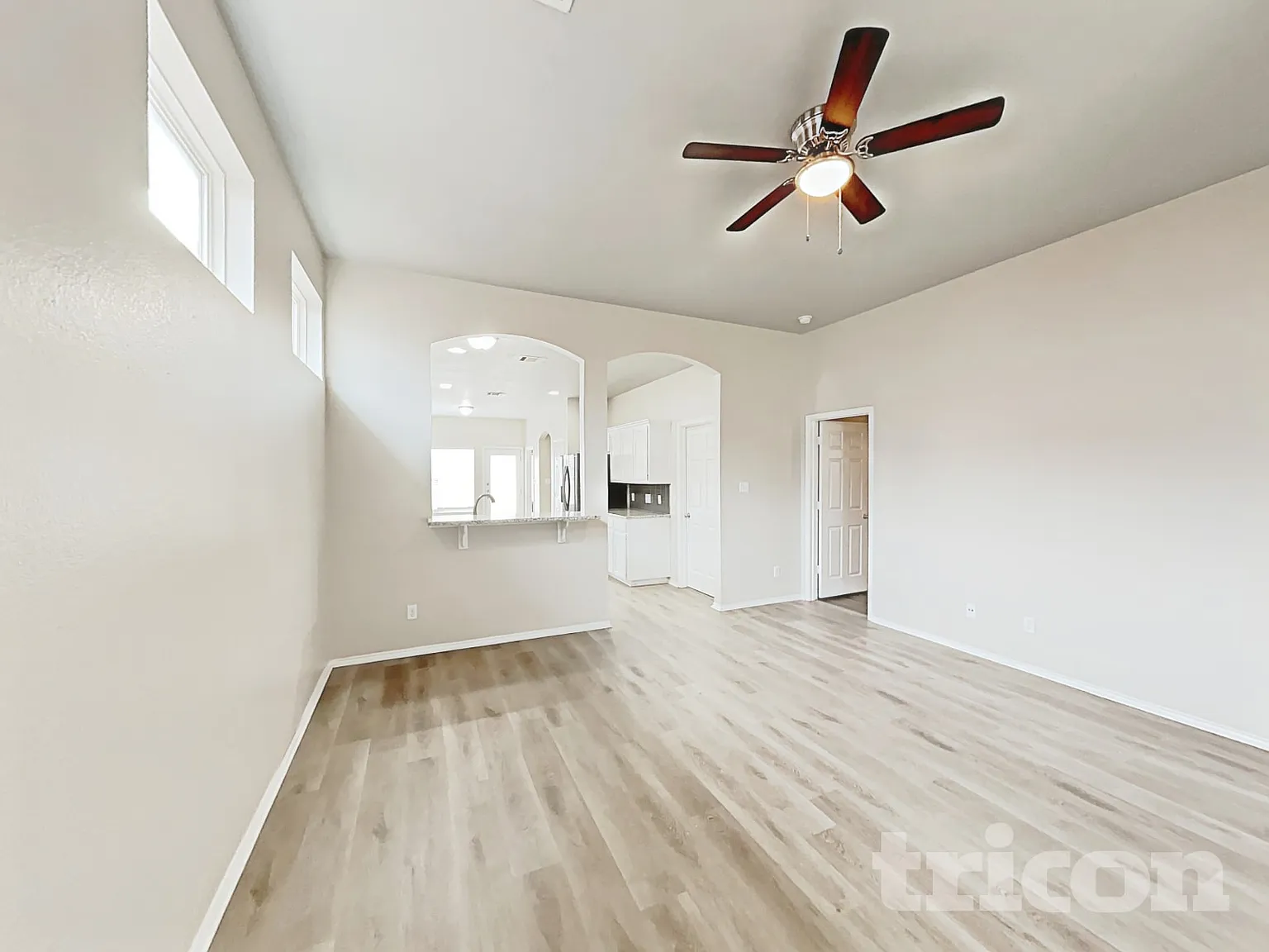 5733 Parkview Hills Lane Fort Worth TX — Photo 2