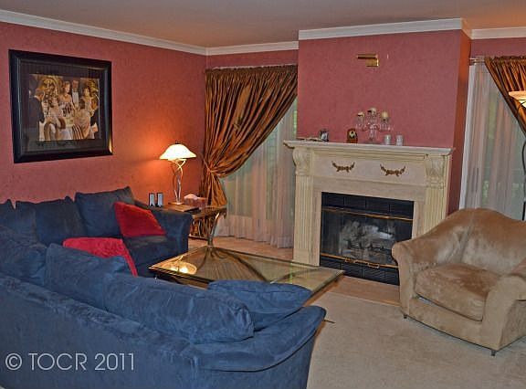4th image of 122 Surrey Ct