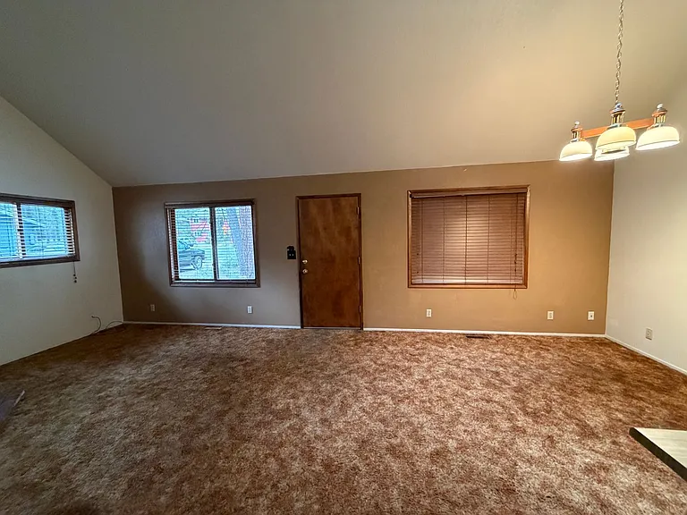 1247 Sierra Blvd — Photo 4