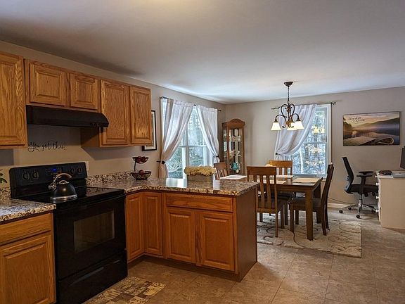 3rd image of 51 Merrill Dr