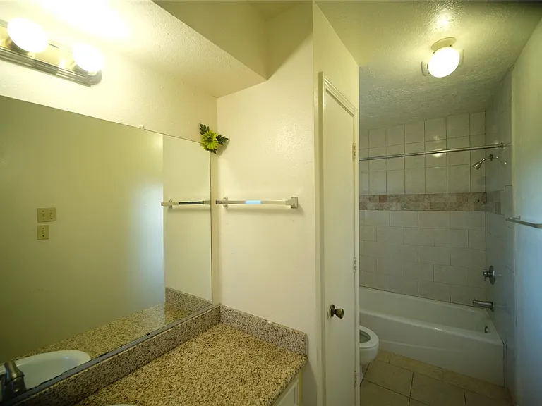 12327 Bexley Dr — Photo 11