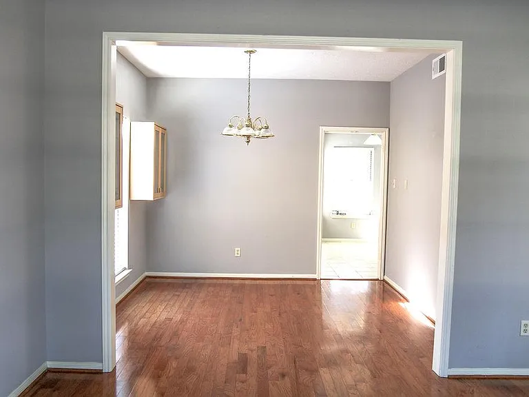 1126 Long Prairie Dr — Photo 8