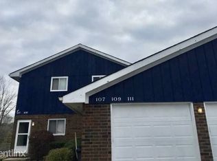 109 Morningside Dr, Roselle, IL 60172