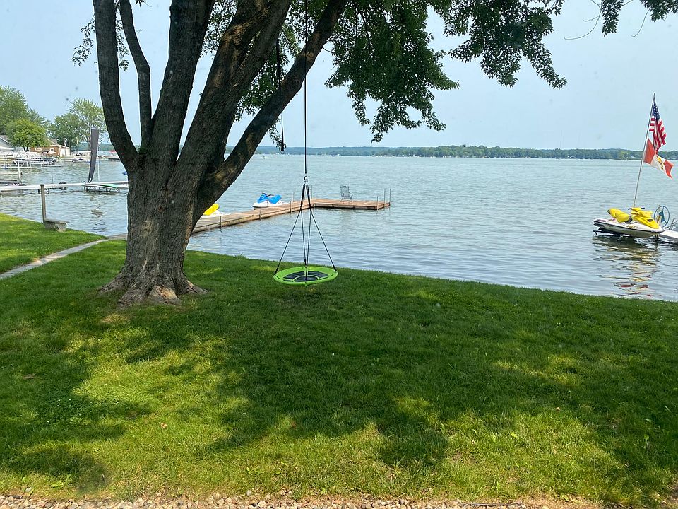 1st image of 3615 Lakeshore Dr