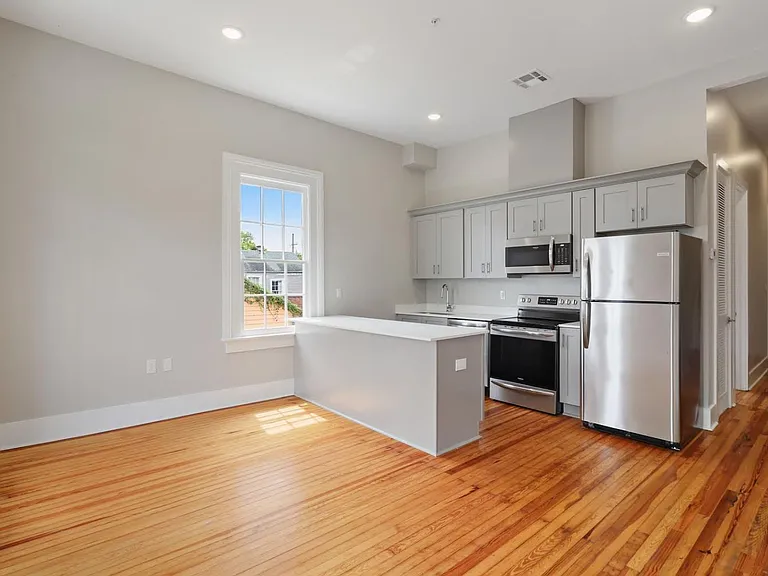 2617-19 Carondelet St #202 — Photo 1