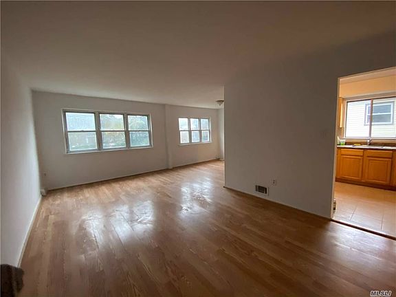 2nd image of 22417 Horace Harding Expy Floor 2