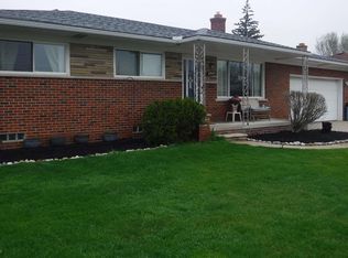 8565 Helen St, Center Line, MI 48015